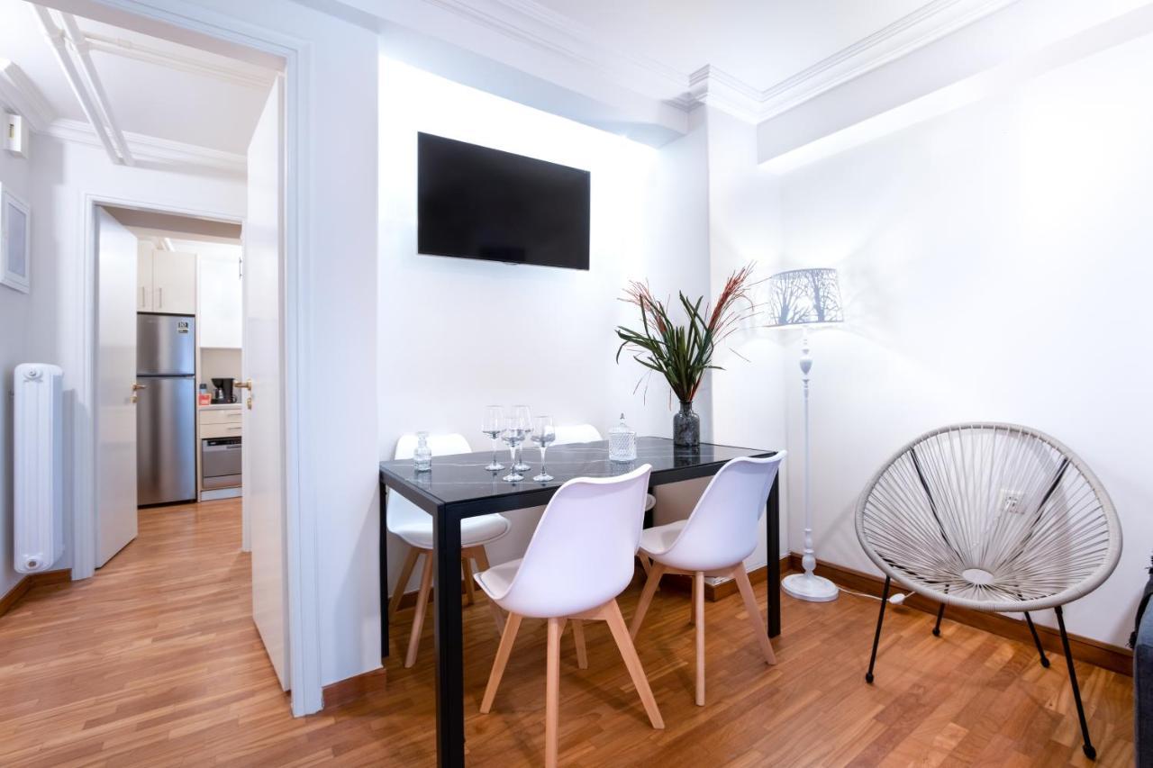 Glamorous In Kolonaki Apartment